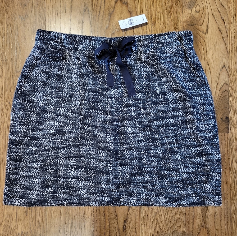 NWT LOFT Wool textured miniskirt, size L
